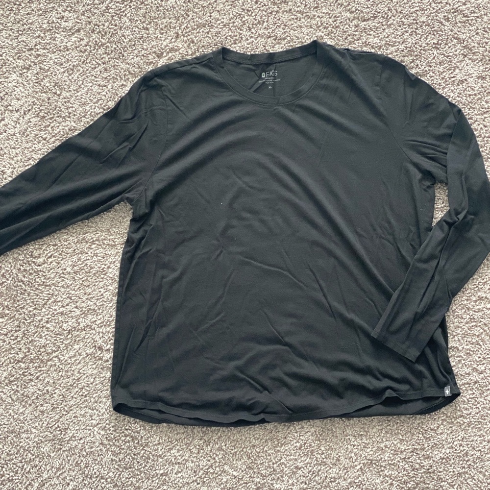 2 Women’s Figs under scrub long sleeve Tees